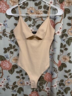 Lulu's Beige Ribbed V-Cut One-Piece Bodysuit